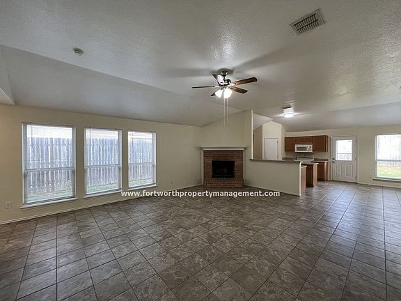 5th image of 302 Sardius Blvd