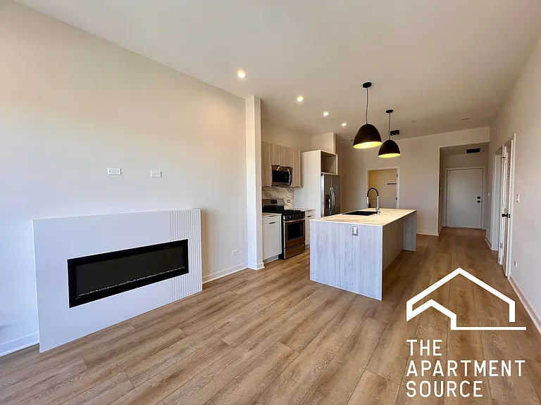 6340 W Belmont Ave #403 — Photo 3
