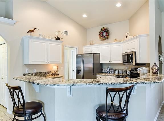 5th image of 3006 SW 2nd Pl