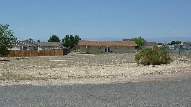 2nd image of 865 S Concho Pl
