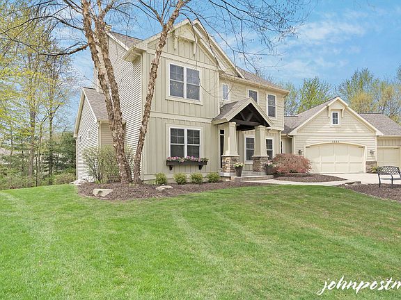3rd image of 3335 Beckie Dr SW