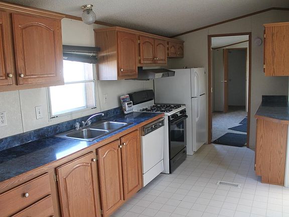 Kitchen - Range, Refrigerator, Dishwasher