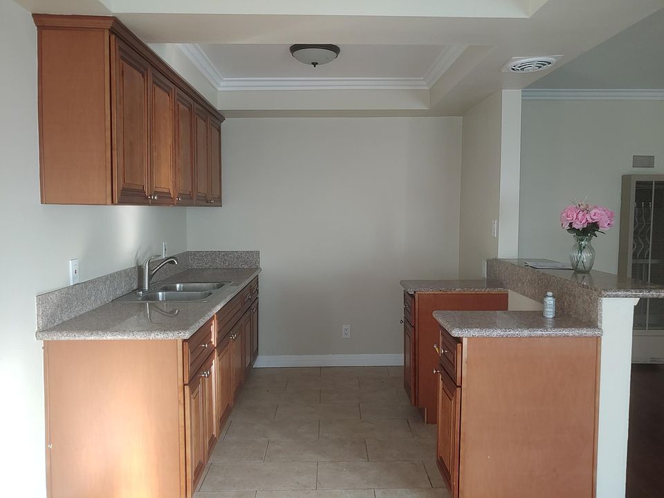 1st image of 945 N San Antonio Ave APT B
