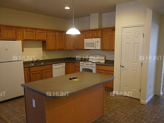 4th image of 25 Barrett Dr