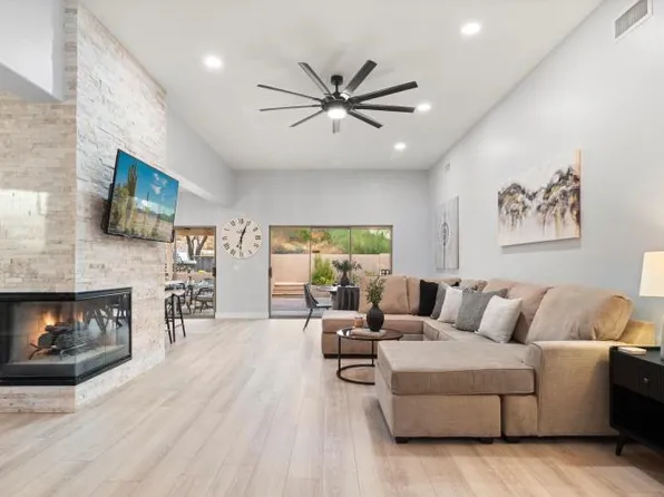 2320 E Behrend Dr, Phoenix, AZ 85024