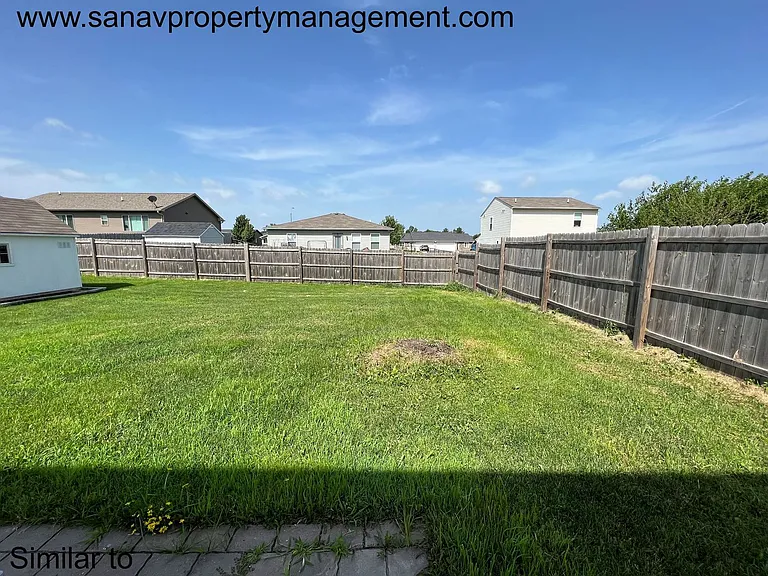 360 Hillside Dr — Photo 5