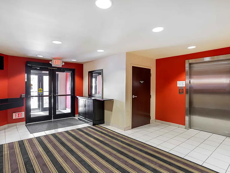 Lobby and Guest Check-in