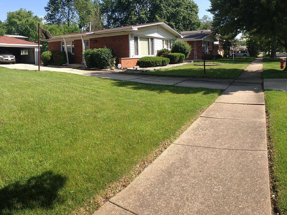 2nd image of 228 N Park Dr