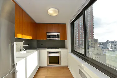 Rented by R New York