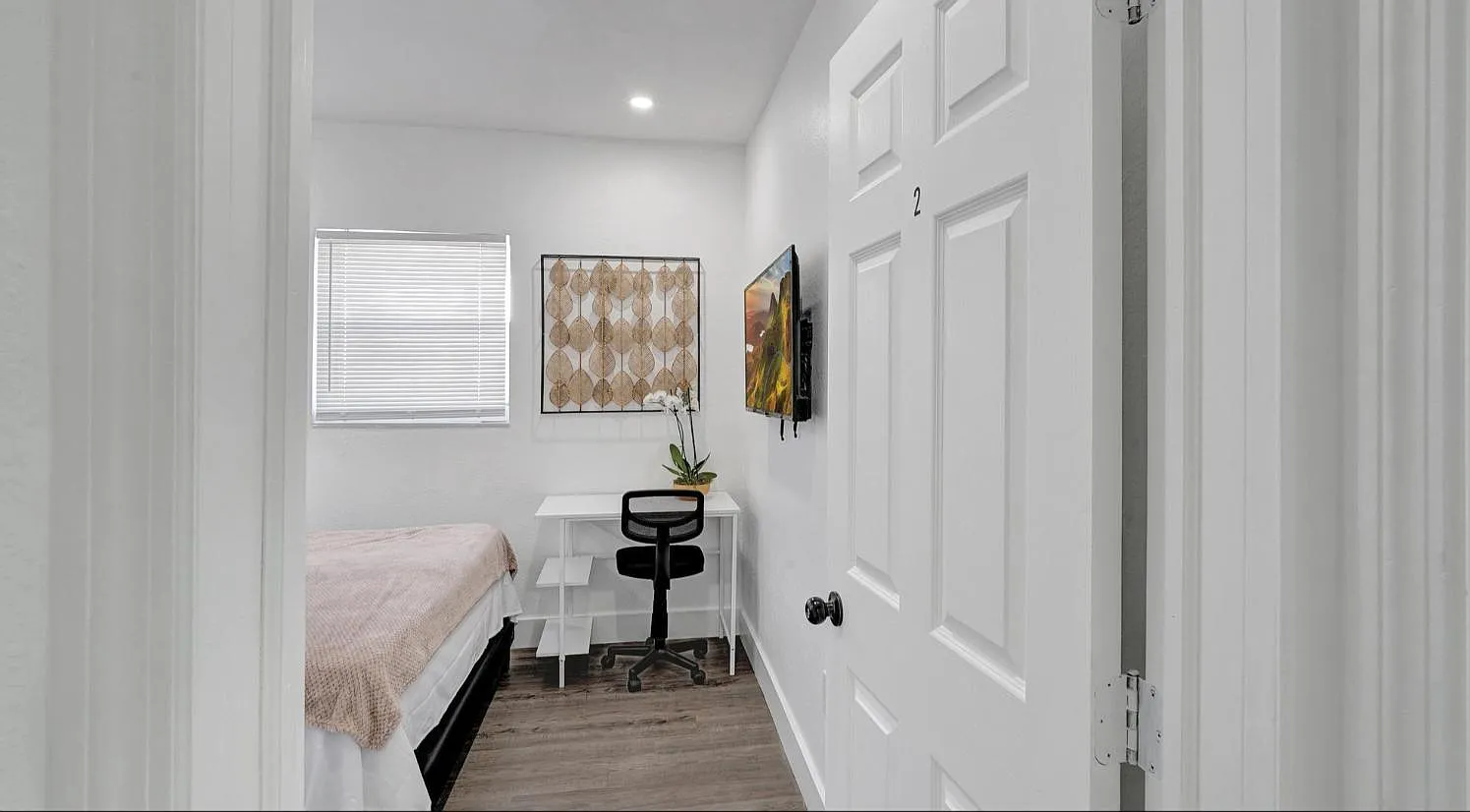 4 bed, 4.0 bath, 2661 sqft, $1,191 — Photo 1