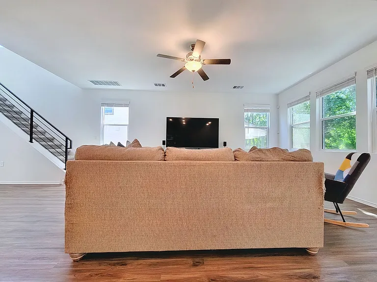 1111 Winnie Dr — Photo 8