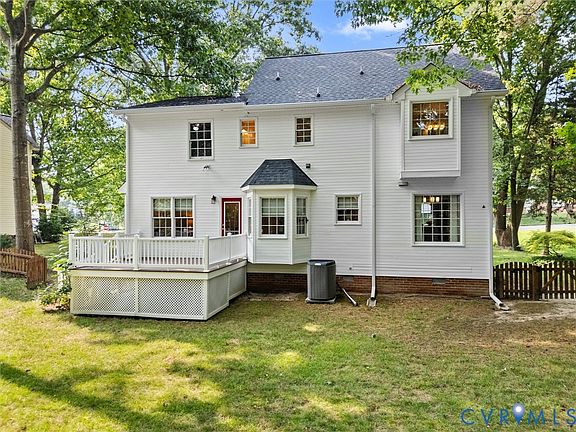 3rd image of 13915 Highpaige Way