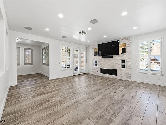 4th image of 11784 Golden Moments Ave