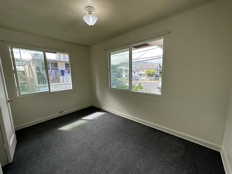 660 Hausten St #B — Photo 6