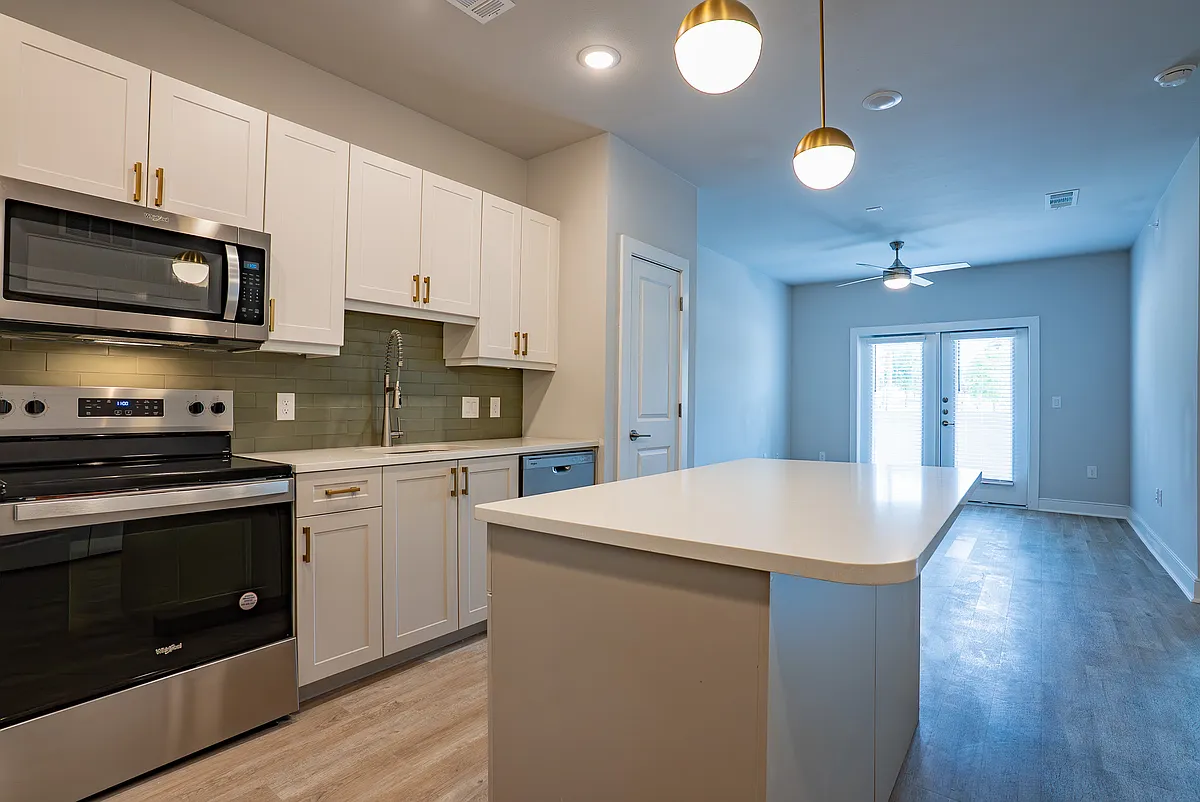 Building Photo - Cullen Ln