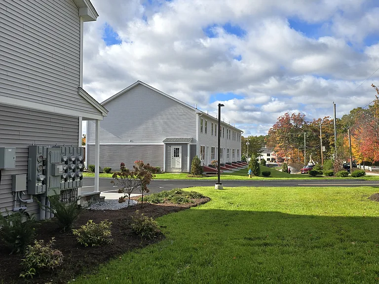 2-5 Megway Ct — Photo 11