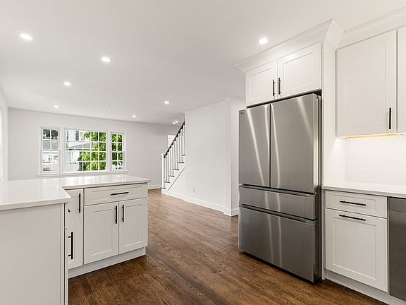 3rd image of 39 McKinley Ave