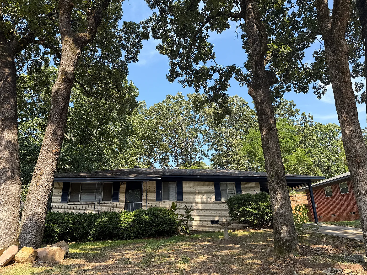 3 bed, 1.5 bath, 1176 sqft, $1,195 — Photo 3