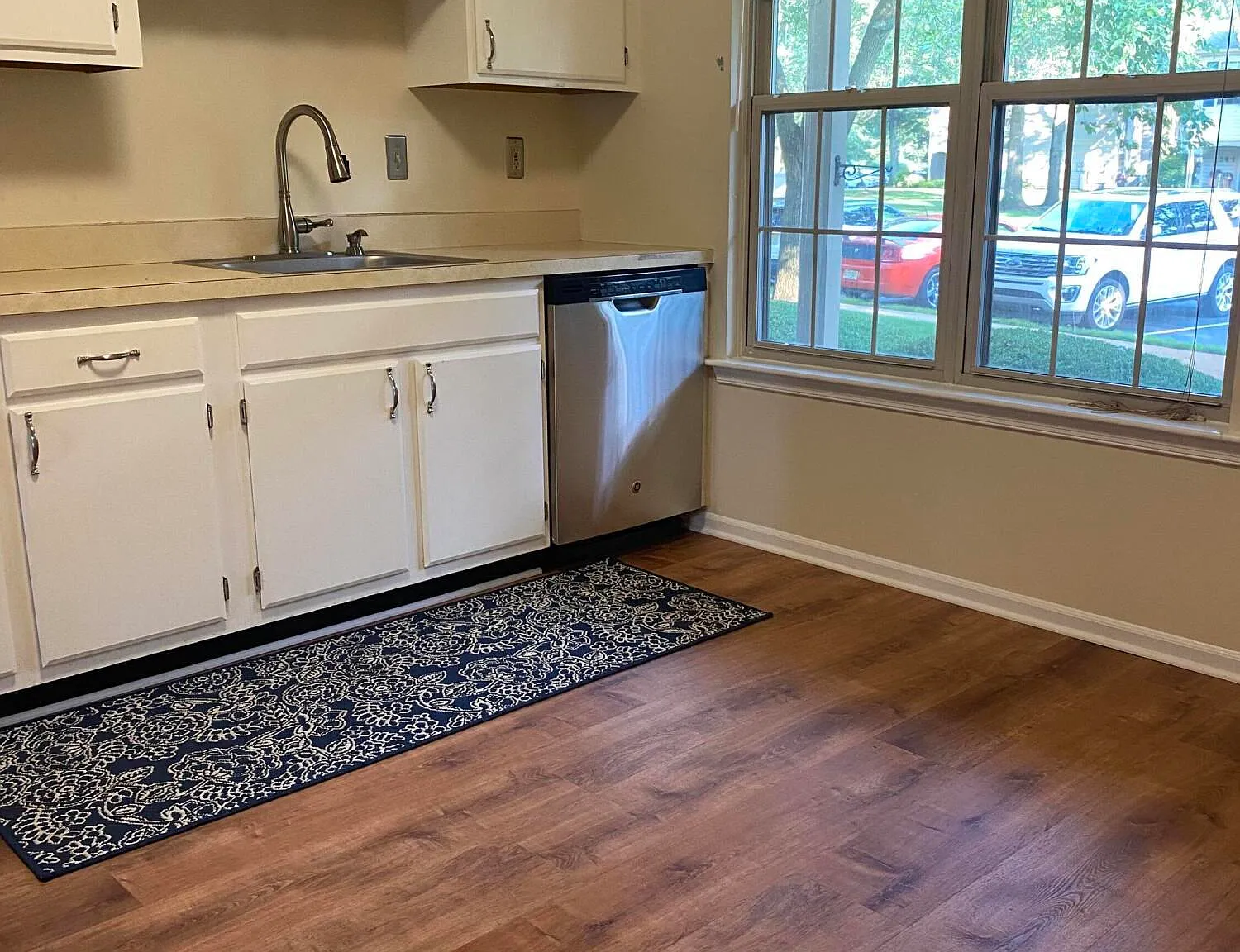 3 bed, 2.5 bath, 1462 sqft, $3,100 — Photo 4