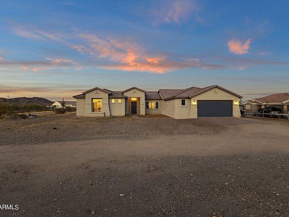 3rd image of 16747 W Wildflower Dr