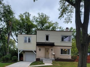 289 Oxford Rd, Des Plaines, IL 60016