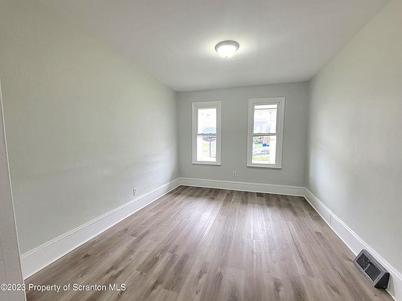 4th image of 534 N Garfield Ave
