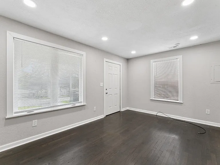 1314 S Emery St — Photo 21