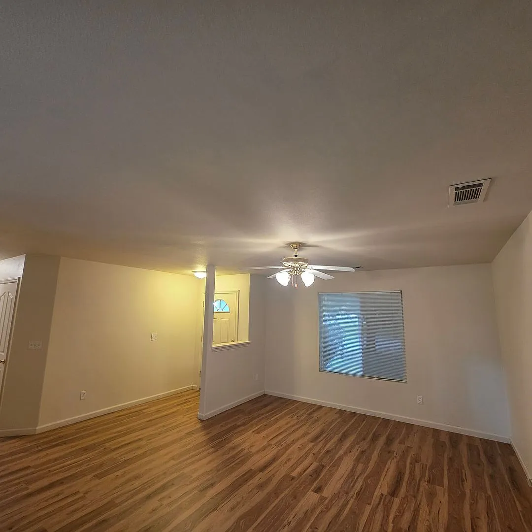 *Move In Special $500 Off First Months Rent*3 Bed 2 Bath House Located In The Ravenwood Subdivisi... — Photo 3