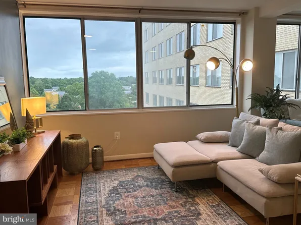 6641 Wakefield Dr APT 701, Alexandria, VA 22307