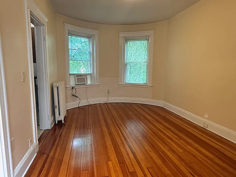 179 Winthrop Rd #8 — Photo 4