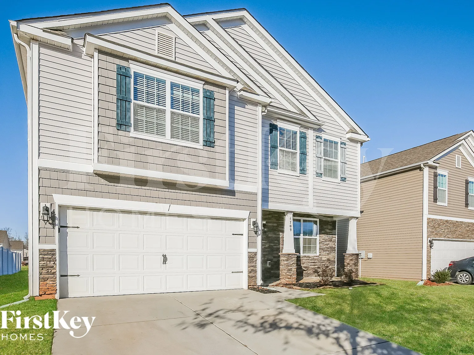 3 bed, 2.5 bath, 2207 sqft, $2,340 — Photo 3
