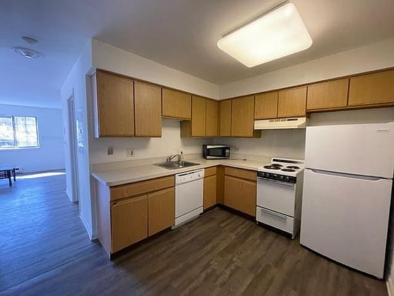 4th image of 901 E Chicago Ave APT 1E