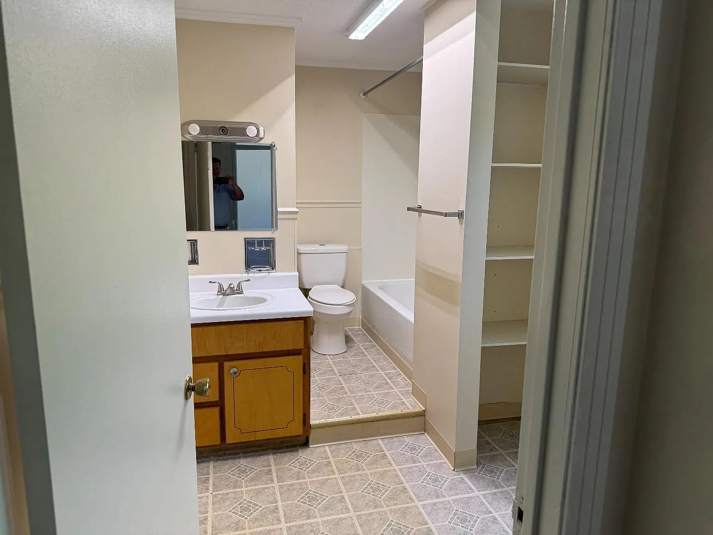 367 East Forest Avenue - B — Photo 2