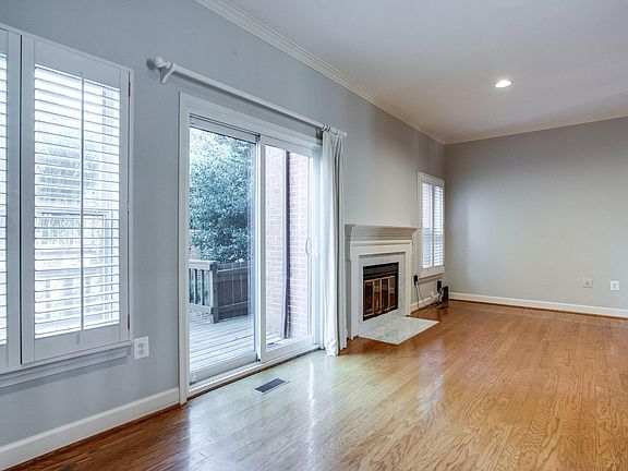 5th image of 1494 Hampton Hill Cir