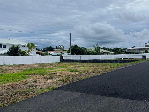 3rd image of 2306 Kilauea Ave