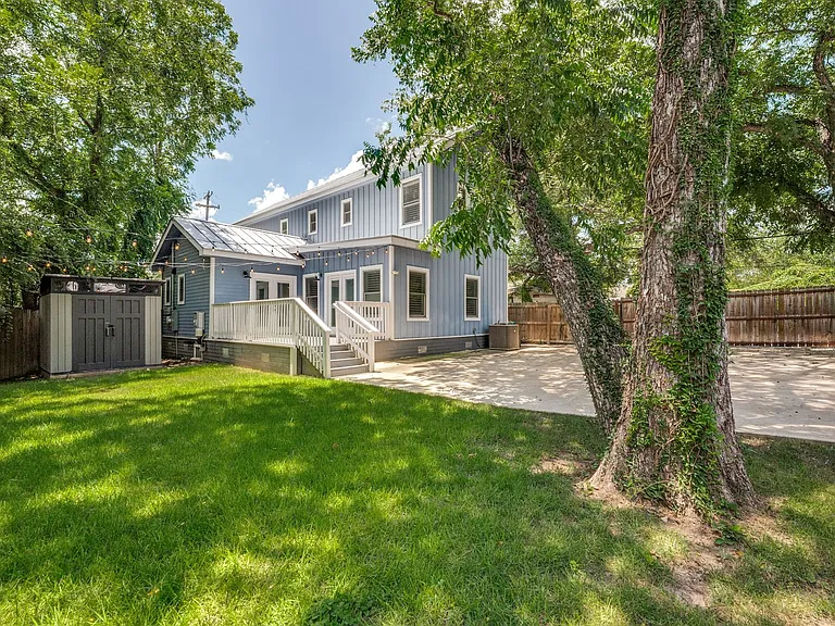 737 E Magnolia Ave — Photo 25