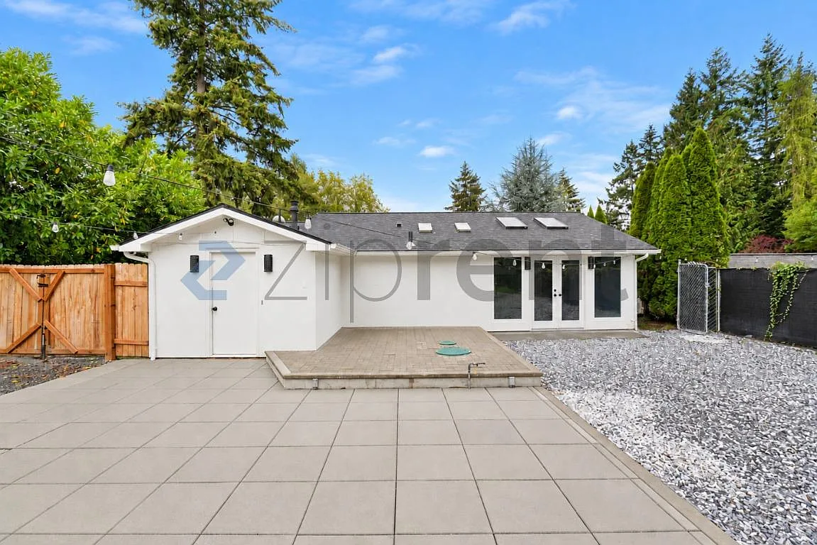 2 bed, 1096 sqft, $2,730 — Photo 4