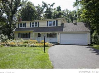 1 Briarwood Dr, Simsbury, CT 06070