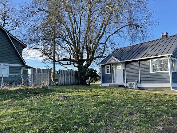 2nd image of 18612 SE 384th St