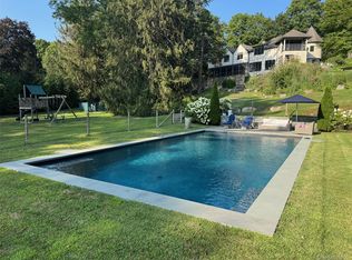 14 Quicks Ln, Katonah, NY 10536