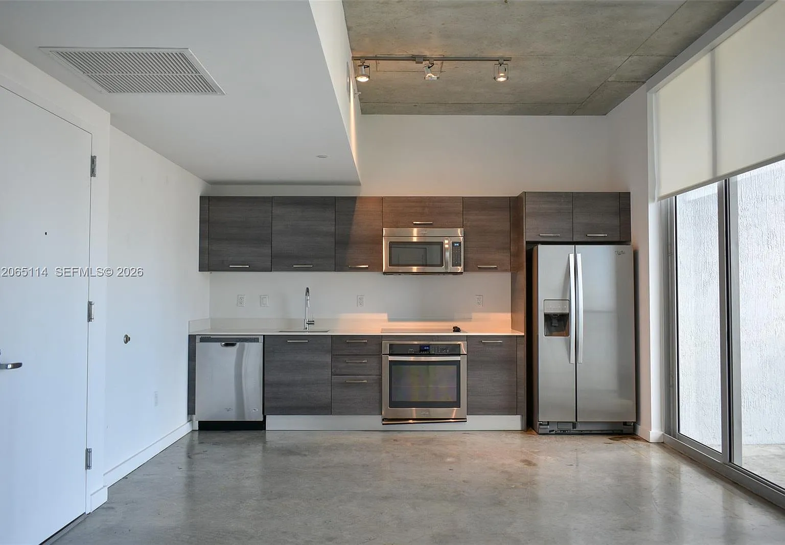 Centro Condo — Photo 1