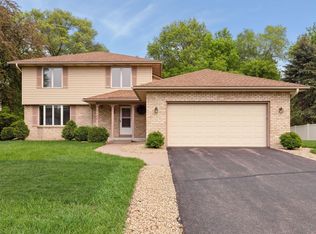 7325 Park View Dr, Mounds View, MN 55112