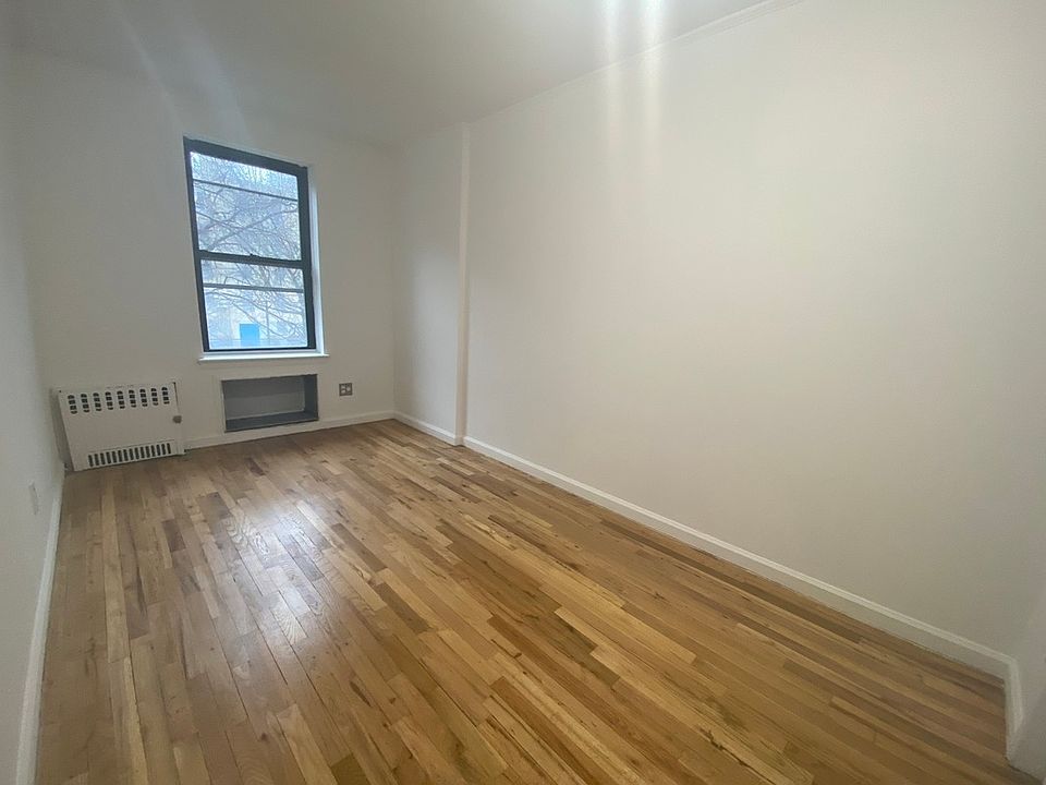 2nd image of 222 E 75th St #2D1