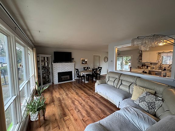 2nd image of 44 Maryland St