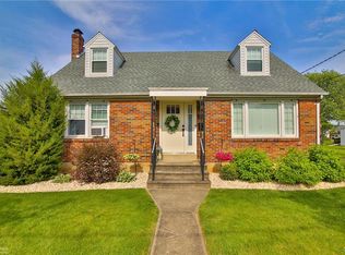 1113 Howertown Rd N, Catasauqua, PA 18032