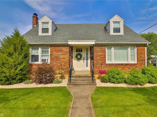 1113 Howertown Rd N, Catasauqua, PA 18032