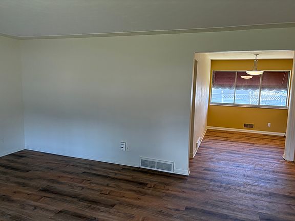 5th image of 3106 Lindland Rd