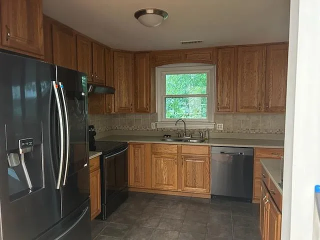 114 Meroyn Dr — Photo 4