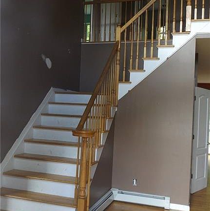 4th image of 8 Carmel Dr