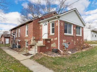 1123 Barker St, Bloomington, IL 61701